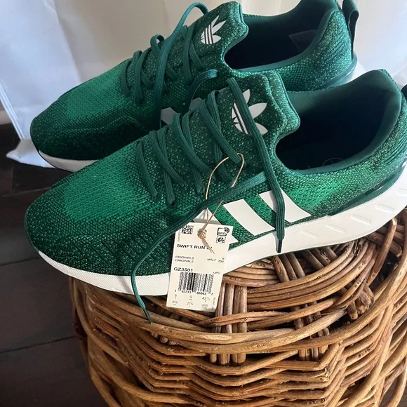 adidas gazelle silver green womens adidas Swift Run Men's Shoes Green-Black-White Cq2117
